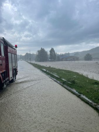 Inundații la Runcu, sat Bădeni și cartierul Costești din orașul Fieni