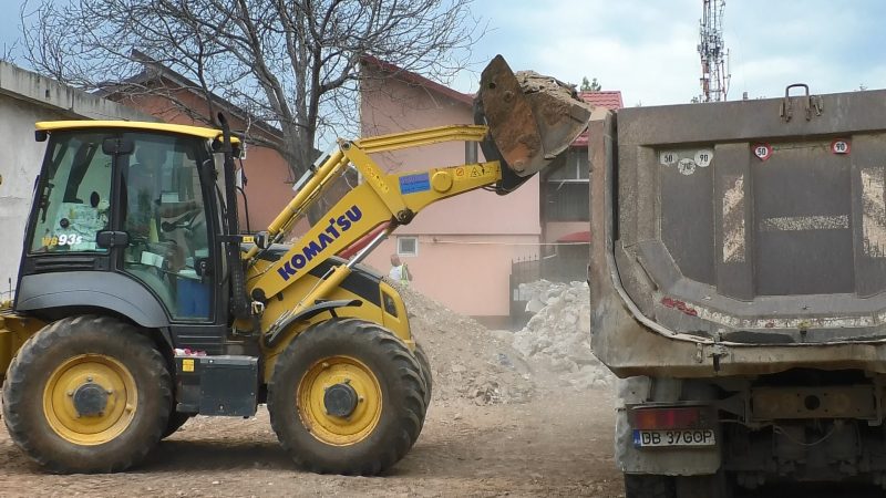 Au început lucrările de amenajare a unei noi parcări cu 115 locuri pe strada Diaconu Coresi din Târgoviște. VIDEO