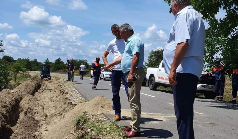 Se lucrează în ritm susținut la rețeaua de gaze în satul Mogosești și pe strada Monumentului din satul Ungureni din comuna Dragomirești