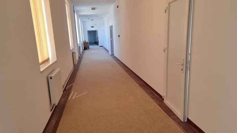 Vești bune, primarul comunei Niculeşti Dorinel Soare anunță că modernizarea Școlii Ciocănari este pe ultima sută de metri