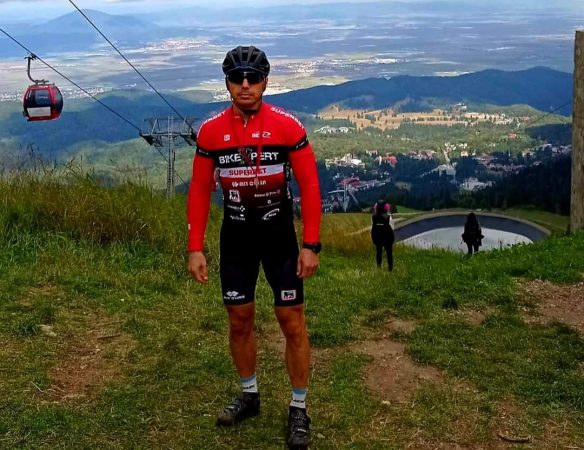 Jandarmul dâmbovițean George Dragoș Dedu, pe podium la competiția de ciclism “Up to Postăvaru”