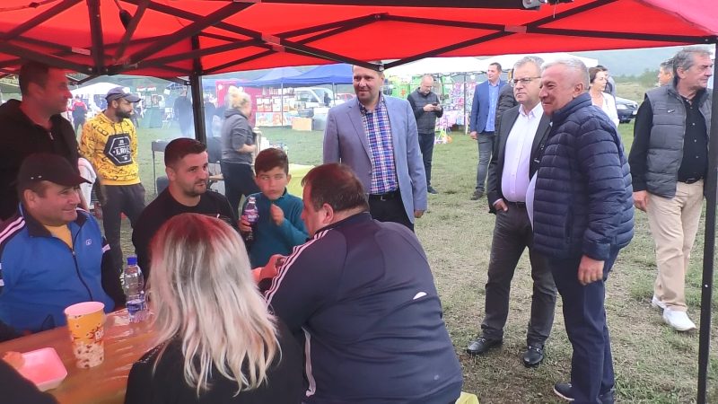 Comuna I.L.Caragiale a îmbrăcat straie de sărbătoare, voie bună și cântec.VIDEO