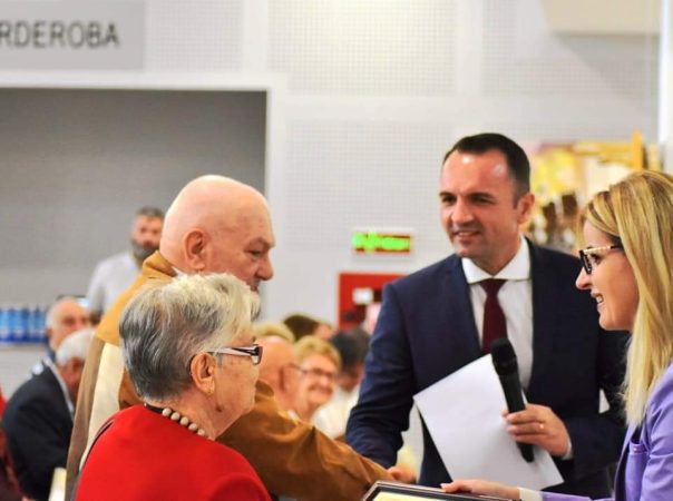 Tradiția se păstrează, 37 de cupluri de aur au fost premiate în cadrul Zilelor Cetății Târgoviște
