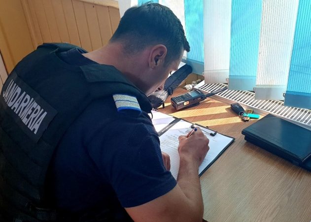 Produse contrafăcute, confiscate de către jandarmii dâmbovițeni