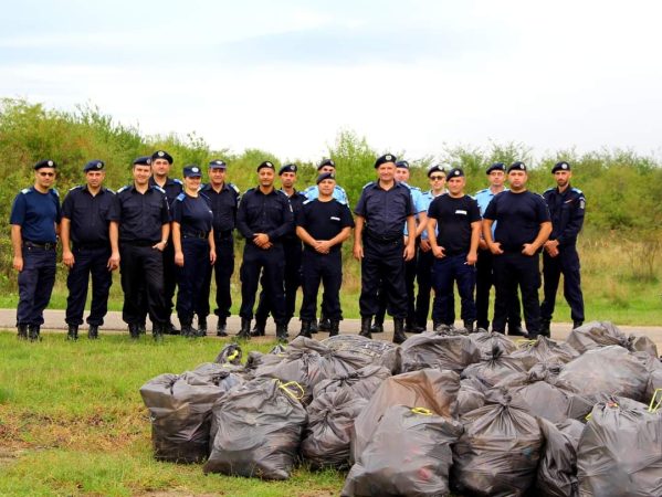 Jandarmeria Dâmboviţa a răspuns prezent la „Ziua de Curăţenie Naţională”