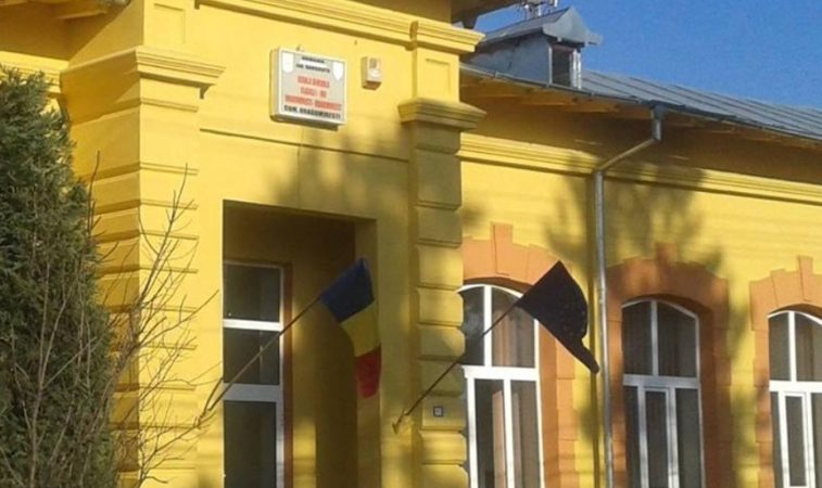 Prefectul Claudia Gilia anunță că 2500 de elevi din județul Dâmbovița vor beneficia de o masă caldă la școală!
