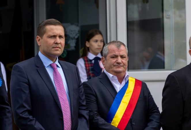 Administrația de la Văcărești a reușit să obțină avizul pentru menținerea clasei a VI-a la Școala Bungetu, au fost achitate și bursele, în curând Școala de la Văcărești va obține autorizația de securitate la incendiu