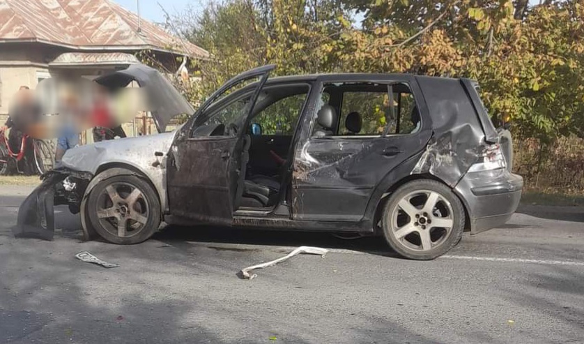 Accident pe DN 1 A Cornești,  coliziune între două autoturisme