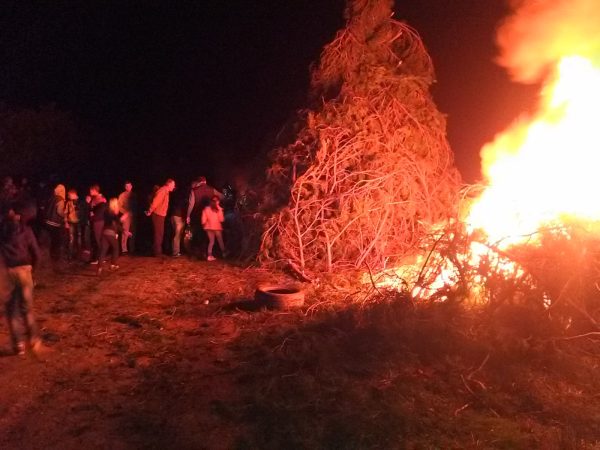 Focul lui Sumedru, o tradiție românească, în noaptea de 25 spre 26 octombrie