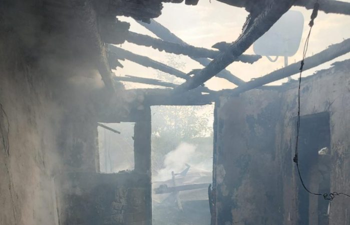 Incendiu izbucnit la o casă în satul Glogoveanu, comuna Șelaru