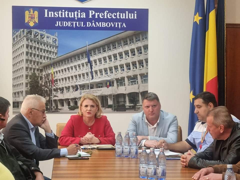 Școlile auto la masa dialogului cu Prefectura Dâmbovița, un trafic sigur pentru toți!