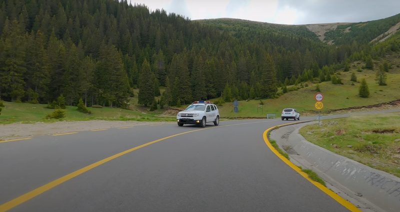 Transalpina va rămâne deschisă, vremea bună permite acest lucru însă noaptea traficul este interzis