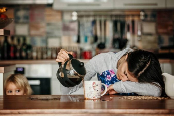 Rutina din timpul zilei influențează calitatea somnului – Top 3 obiceiuri comune care favorizează insomnia