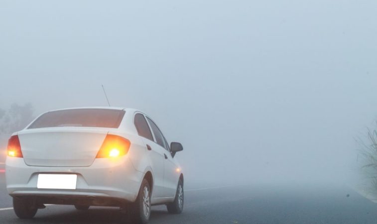 REDUCEȚI VITEZA! CEAȚA SCADE VIZIBILITATEA ÎN TRAFIC PE RAZA MAI MULTOR JUDEȚE