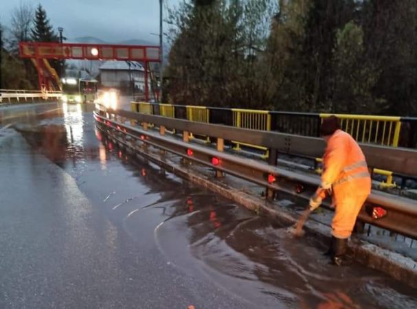 Inundații pe DN 1, în urma ploilor abundente