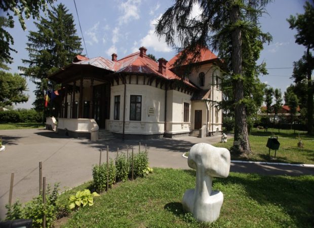 Muzeul Scriitorilor Dâmbovițeni se închide temporar pentru lucrări de reamenajare expozițională