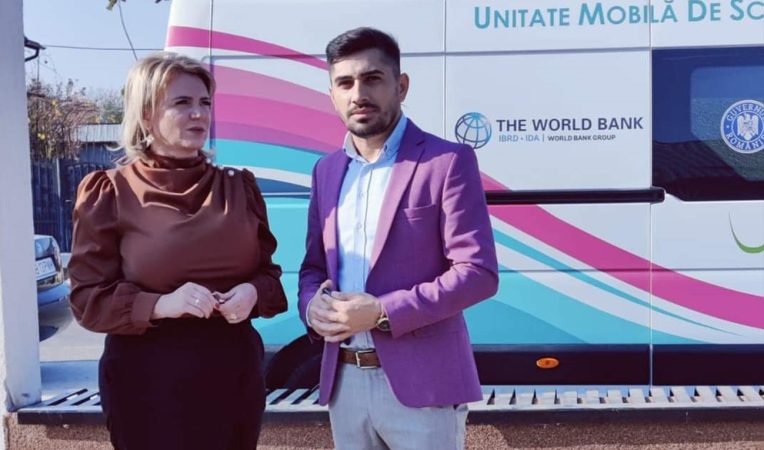 La Vișina, a ajuns Caravana mobilă de testare gratuită Babeş-Papanicolau, prin implicarea prefectul Claudia Gilia, alături a fost și viceprimarul Ionuț Papa