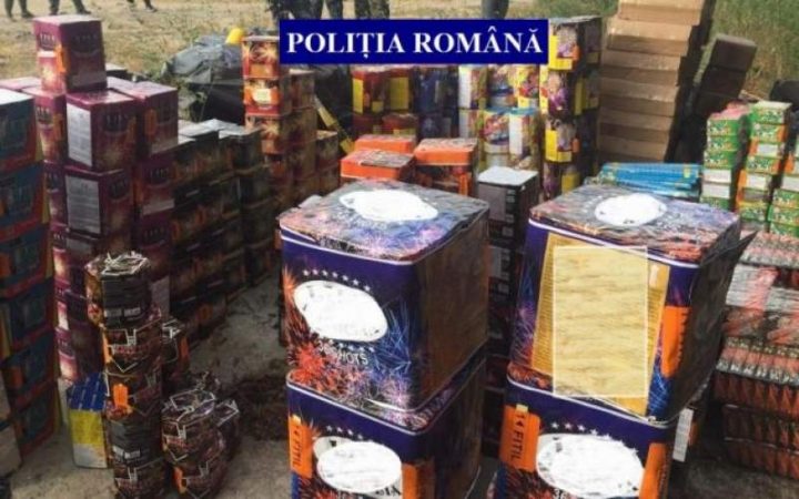 19 TONE DE ARTICOLE PIROTEHNICE, INDISPONIBILIZATE DE POLIȚIȘTI