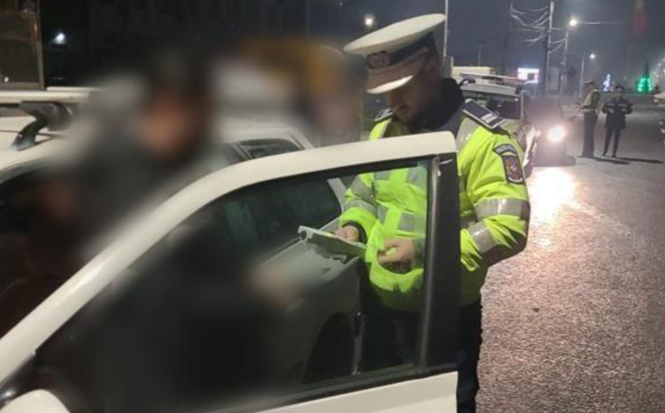 Polițiștii au depistat șoferi care conduceau deși avea permisul suspendat, unul era și sub aburii alcoolului 
