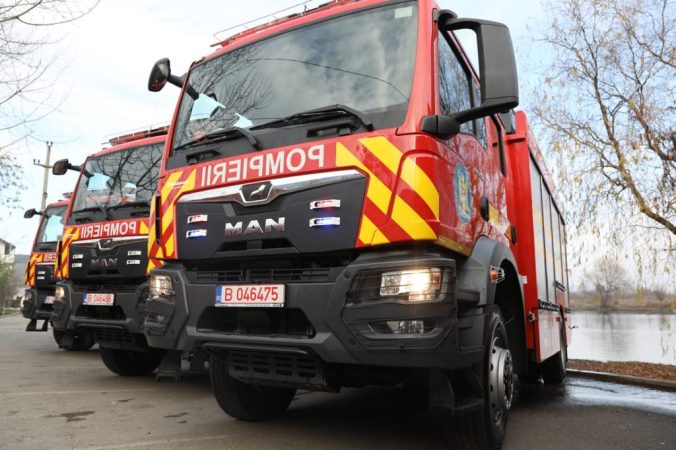 Moș Crăciun a sosit la Detașamentul de Pompieri Găești