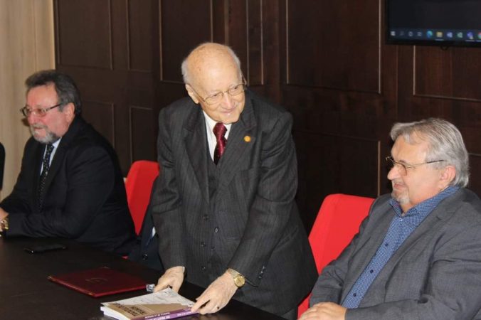 Facultatea de Drept și Științe Administrative Târgoviște l-a sărbătorit pe Decanul onorific- profesorul Ion M. ANGHEL, la împlinirea venerabilei vârste de 95 de ani!