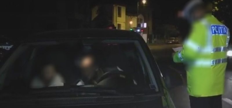 Sute de polițiști dâmbovițeni sunt deja în stradă, atenție la polei, circulați cu viteză redusă