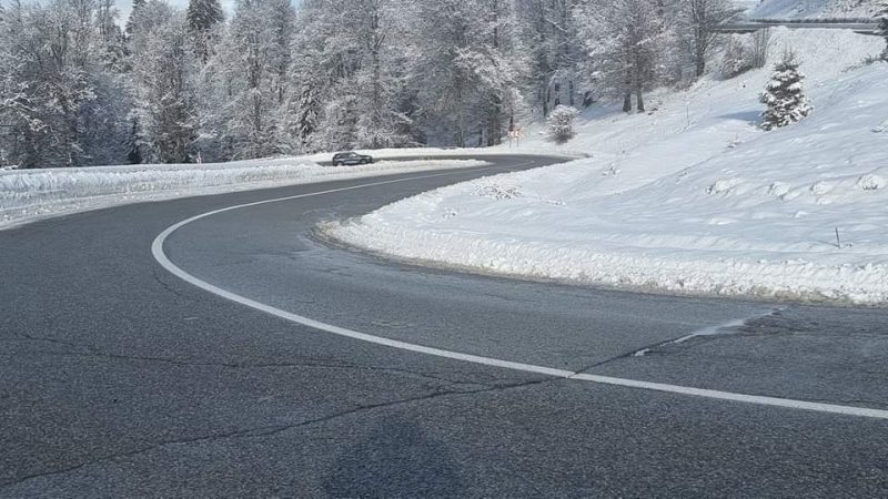Ger și ninsori în toată țara, iarna autentică își spune cuvântul