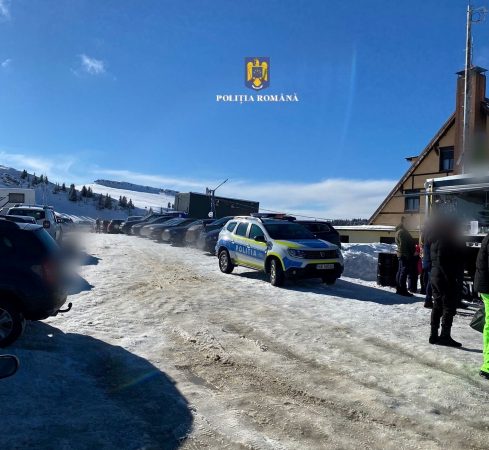 Pentru a evita aglomerația din zona montană, polițiștii din cadrul Serviciului Rutier sunt în zonă