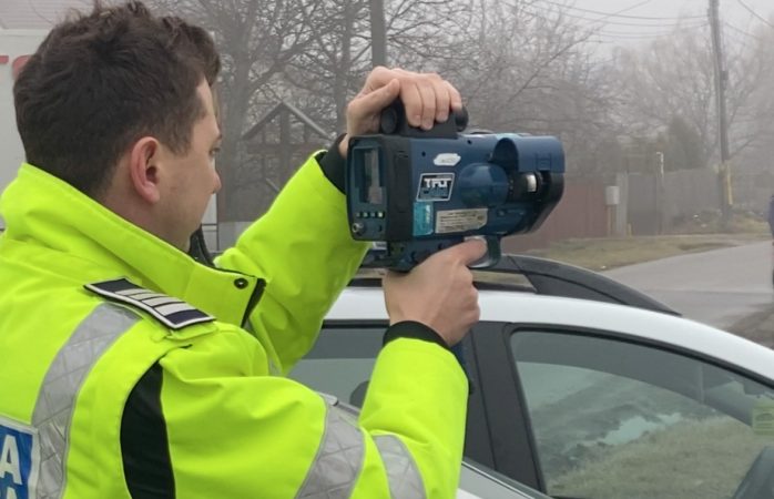 Șofer băut, prins că circula cu autoturismul cu o viteza de 117 km prin localitatea Perșinari