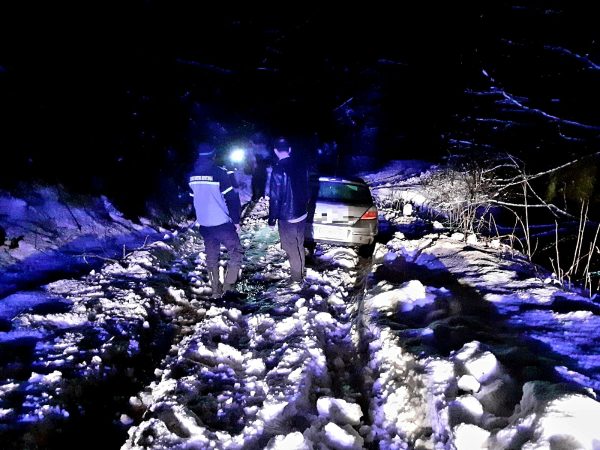 Turiști polonezi salvați de jandarmii montani dâmbovițeni. VIDEO