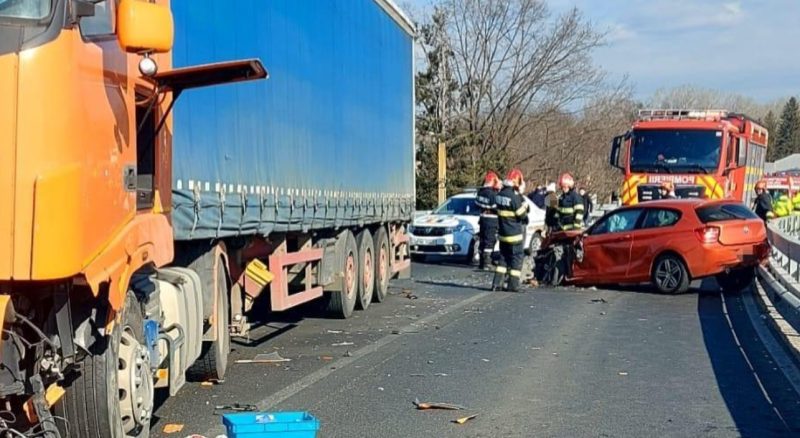 Pompierii au intervenit la un accident rutier în orașul Găești