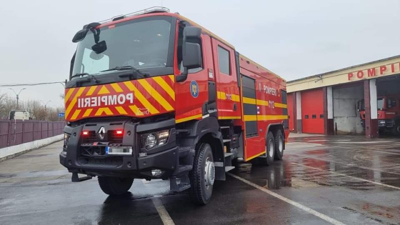 A doua autospecială de intervenție cu capacitate de 10.000 litri de apă a intrat în dotarea ISU Dâmbovița