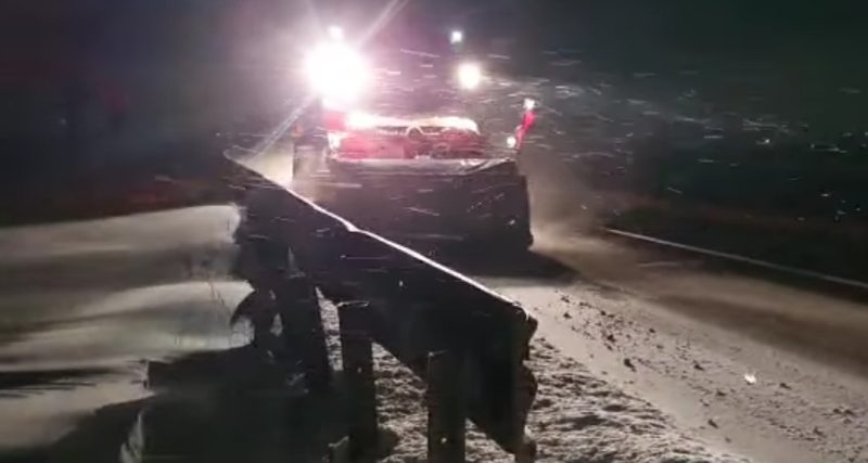ATENȚIE! Ninge viscolit în județele Suceava, Neamț, Botoşani și Bacău, după o noapte de ninsori abundent. VIDEO