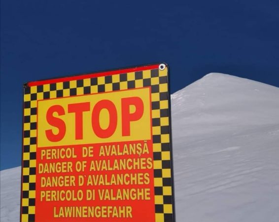 Atenție! În Bucegi și Făgăraș, riscul de avalanșă este de grad 4