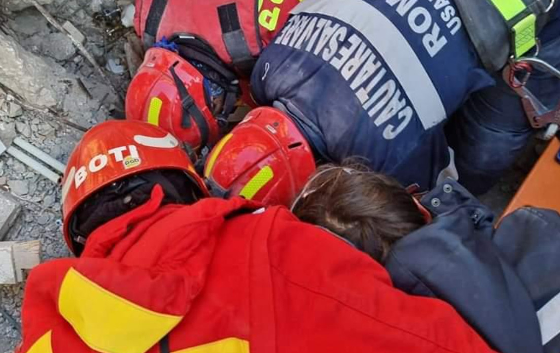 Încă o persoană salvată de sub dărâmături de echipa de sprijin din România!