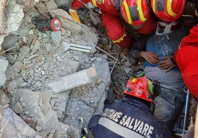 Încă o persoană salvată de sub dărâmături de echipa de sprijin din România!