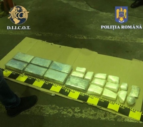CEL MAI IMPORTANT GRUP de TRAFICANȚI de DROGURI, CARE ALIMENTA PIAȚA din BUCUREȘTI și ZONELE ÎNVECINATE, A FOST DESTRUCTURAT