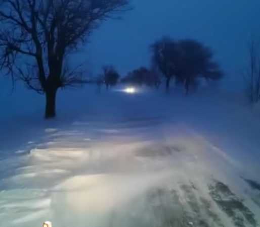 Viscol puternic, s-a restricționat circulația (3,5 t) pe DN 22. VIDEO