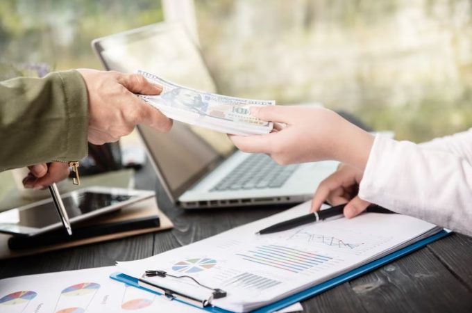 Cum te ajută amanet online să rezolvi o problemă financiară ?