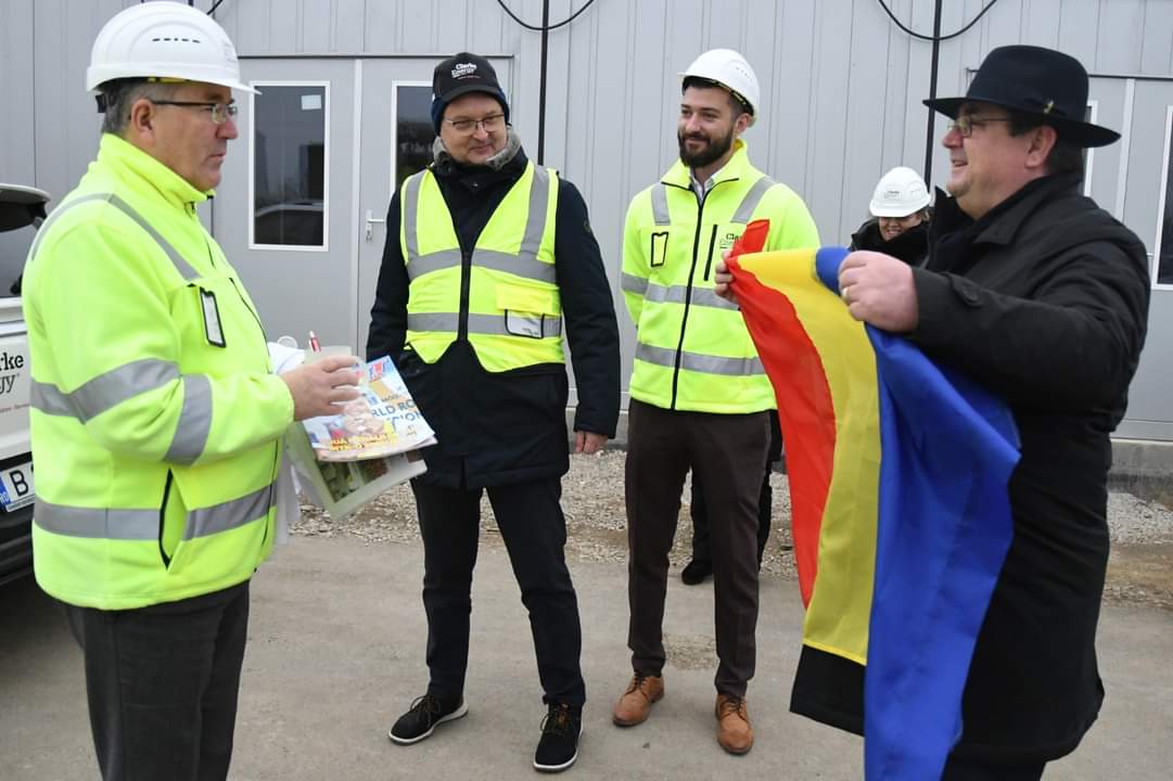 Vizita Ambasadorului Marii Britanii, în orașul Răcari unde se fac investiții majore privind energia verde și două sere de legume