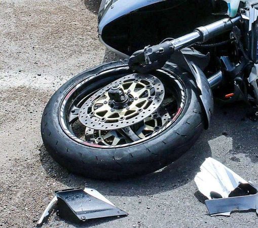Accident pe DN 72 Dumbrava, coliziune între un autoturism și o motocicletă