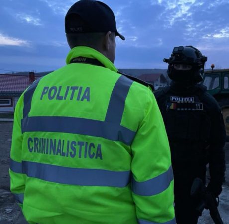 COMBATEREA CRIMINALITĂȚII,au fost depistate 733 de persoane, 43 de autovehicule și 39 de documente ce făceau obiectul unor semnalări introduse în Sistemul Informatic Schengen