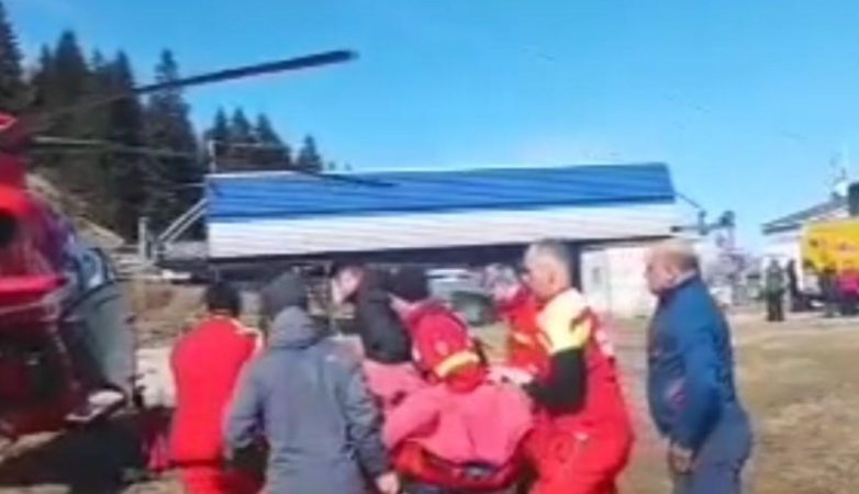 Un copil s-a accidentat în zona montană, a fost nevoie de intervenția elicopterului SMURD. VIDEO