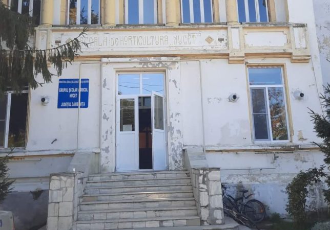 Hoții au dat atacul la Liceul Nucet