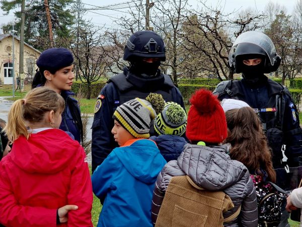 Jandarmeria Dâmboviţa și-a deschis porțile pentru vizitatori