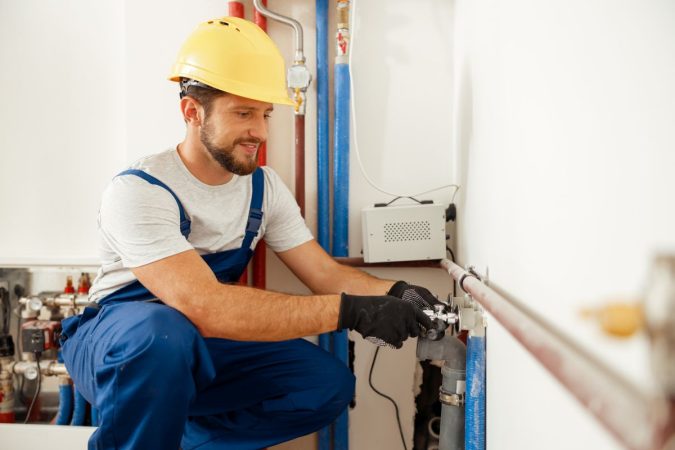 Motivele pentru care ar trebui să angajezi un instalator profesionist pentru lucrarile tale