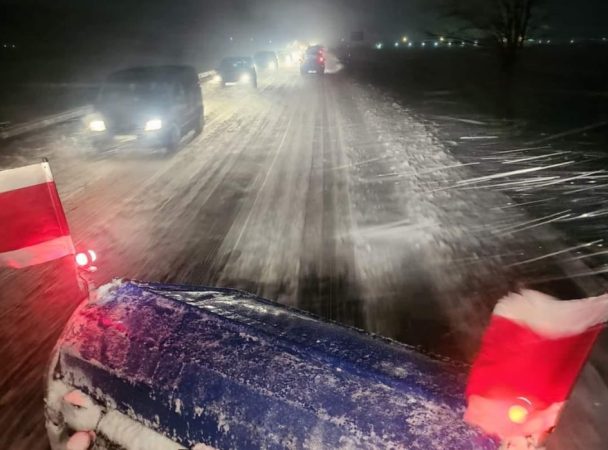 De la ora 21:30 s-a închis circulația pentru toate categoriile de autovehicule în județele Botoșani și Iași