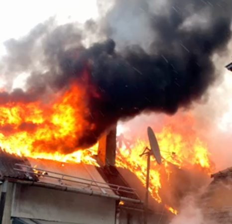 Incendiu izbucnit la o casă în localitatea Nucet