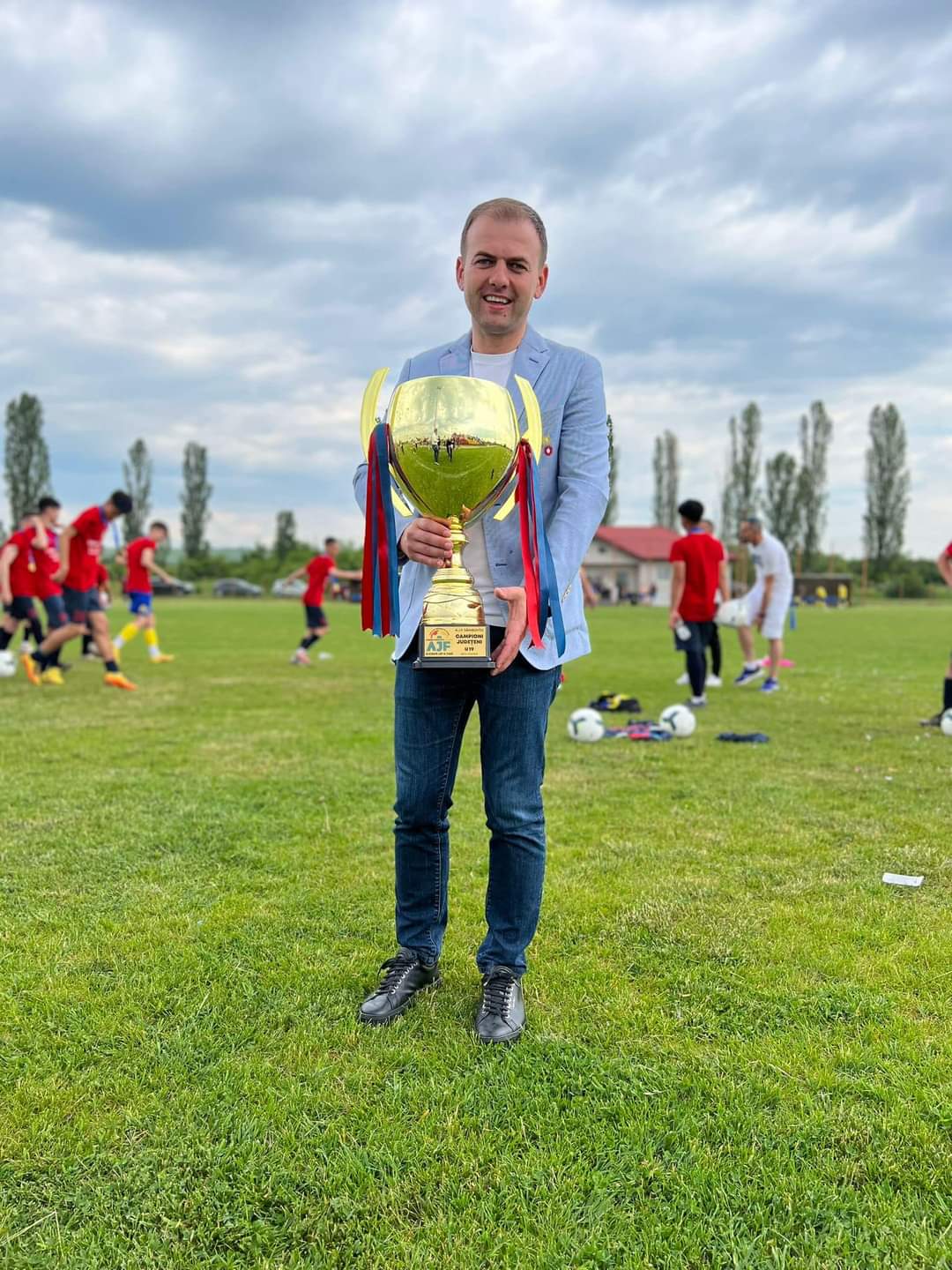 Străjerii Răzvad U 19 sunt campionii județului, mare sărbătoare pe stadionul din Răzvad