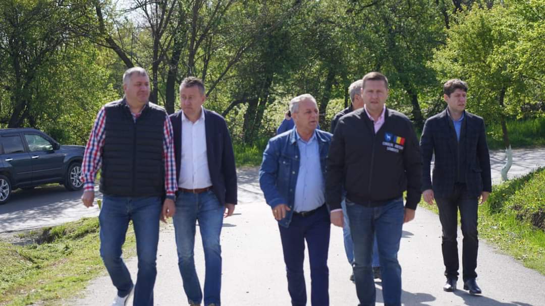 Președintele CJ Dâmbovița, Corneliu Ștefan și conducerea Companiei de Apă au făcut o vizită de lucru la Dragomirești, Mănești și Tătărani 